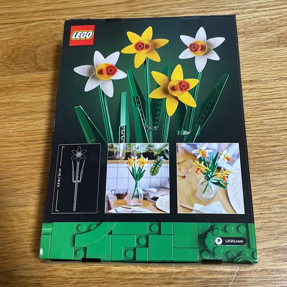 Lego Daffodils - Botanical Collection - Picture 2 of 4